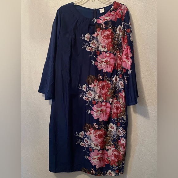 Dress - Picture 1 of 2